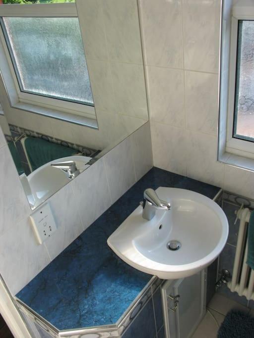 Modern Cosy Private Studio, Wifi, Ip-Tv, Must See Romford Exterior photo